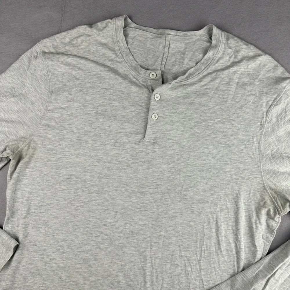 Lululemon Mens Long Sleeve Henley Shirt Gray Heathered Logo Top Size Medium